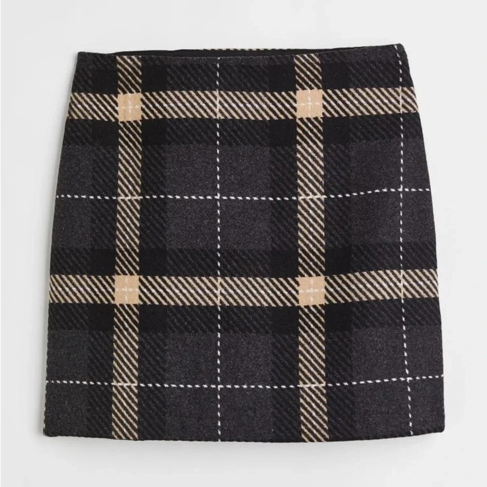 H&M plaid mini skirt knit high waisted rise windowpane beige charcoal black
